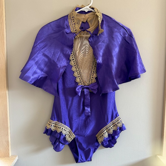 Womens' Anne Wheeler Costume Bodysuit & Cape | Small - Picture 9 of 9